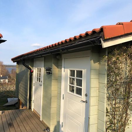 Two Small Guest Houses By Lake Rent Out As One 尤城 外观 照片